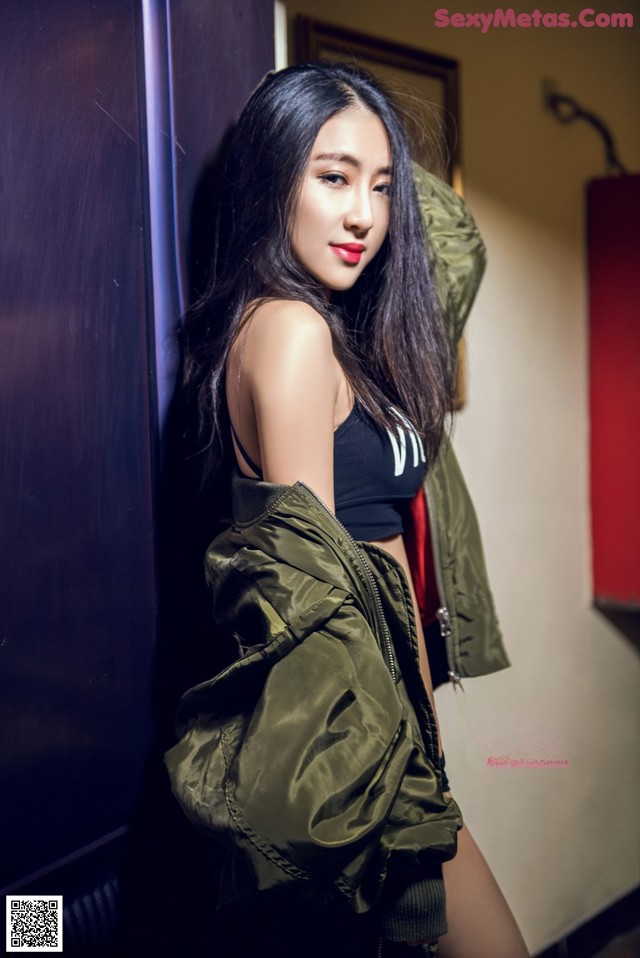 TouTiao 2017-11-16: Model Ru Yi (如意) (21 photos) No.9c61fb