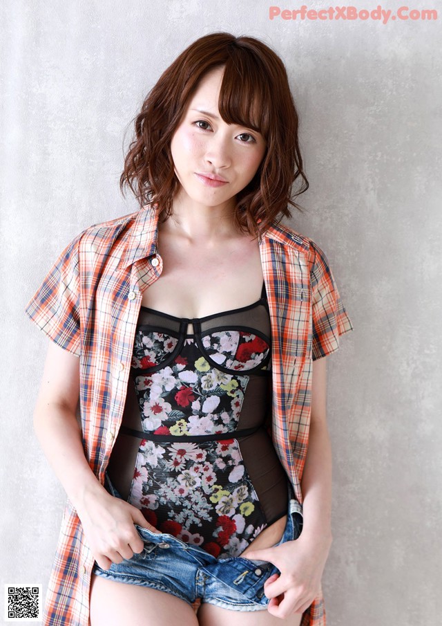 Yuu Kiriyama - Open Gangbang Pics No.67bdfa